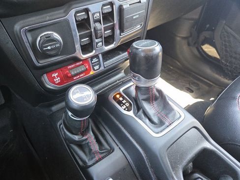 Used 2021 Jeep Gladiator Rubicon AWD/4WD image 17