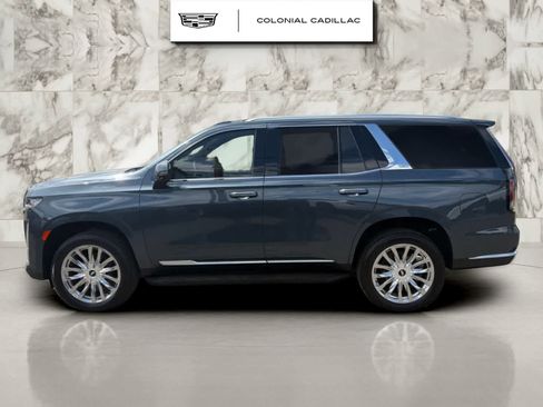 Used 2021 Cadillac Escalade Premium Luxury AWD/4WD image 2