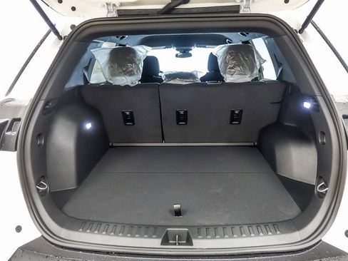 New 2026 Chevrolet Equinox LT image 8