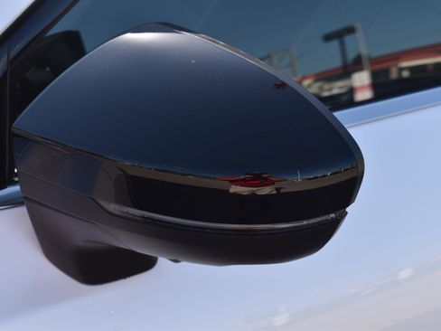 New 2026 Nissan Pathfinder SL FWD image 4