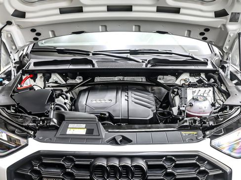 Used 2024 Audi Q5 2.0T Premium w/ Summer of Audi Package image 11