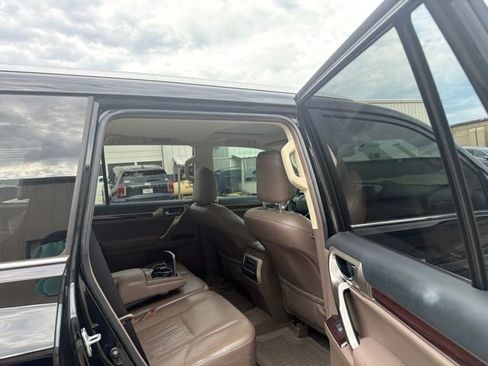 Used 2017 Lexus GX 460 Premium AWD/4WD image 25