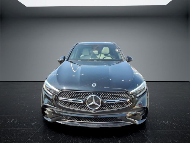 Used 2024 Mercedes-Benz GLC 300 4MATIC image 11