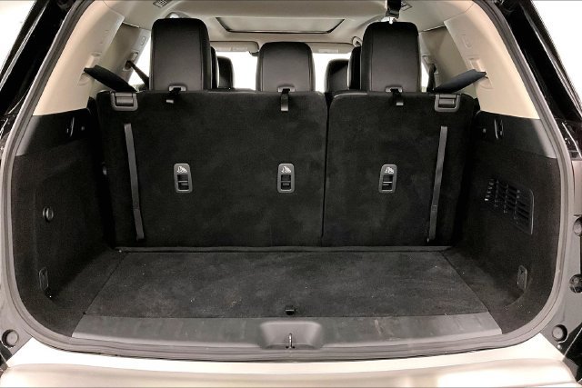 Used 2025 Nissan Pathfinder Platinum AWD/4WD image 43