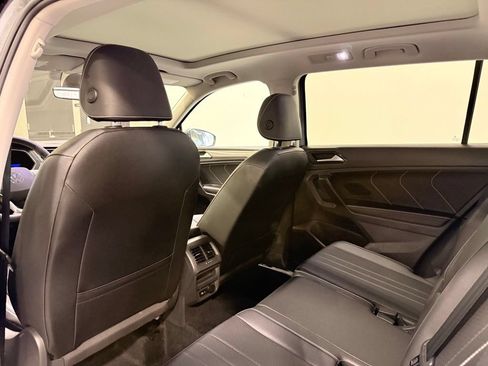 Used 2023 Volkswagen Tiguan SE w/ Panoramic Sunroof Package AWD/4WD image 21