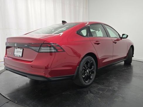 Certified 2025 Honda Accord SE image 29