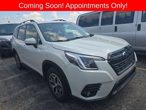 Used 2023 Subaru Forester Premium AWD/4WD image 1