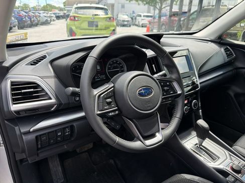 Used 2019 Subaru Forester Premium AWD/4WD image 18