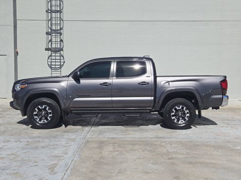 Used 2020 Toyota Tacoma SR5 image 5