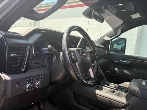 Used 2024 GMC Sierra 2500 AT4 w/ AT4 Preferred Package AWD/4WD image 16