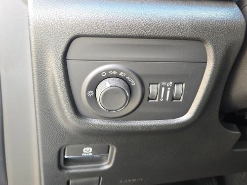 New 2025 Jeep Grand Cherokee L Altitude image 28