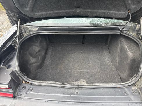 Used 2015 Dodge Challenger SXT image 11