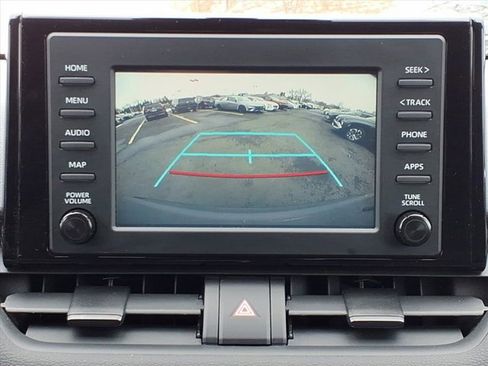 Used 2019 Toyota RAV4 LE w/ Carpet Mat Package image 30