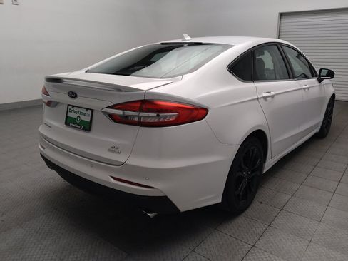 Used 2020 Ford Fusion SE w/ Equipment Group 151A FWD image 9