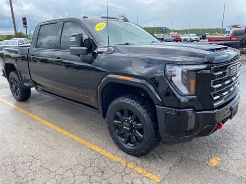 Used 2024 GMC Sierra 2500 AT4 w/ AT4 Premium Plus Package AWD/4WD image 8