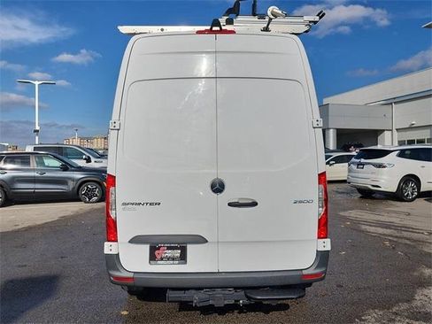 Used 2022 Mercedes-Benz Sprinter 2500 image 4