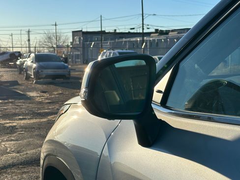 Used 2025 Toyota Highlander Platinum image 15