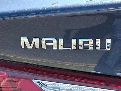 Used 2020 Chevrolet Malibu LT w/ Leather Package image 30