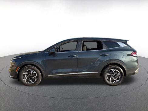 Used 2025 Kia Sportage LX image 9