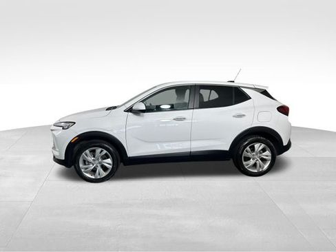 Used 2024 Buick Encore GX Preferred AWD/4WD image 2