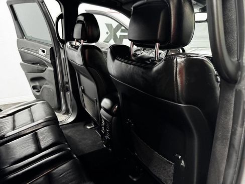 Used 2020 Jeep Grand Cherokee Limited w/ Luxury Group II image 48