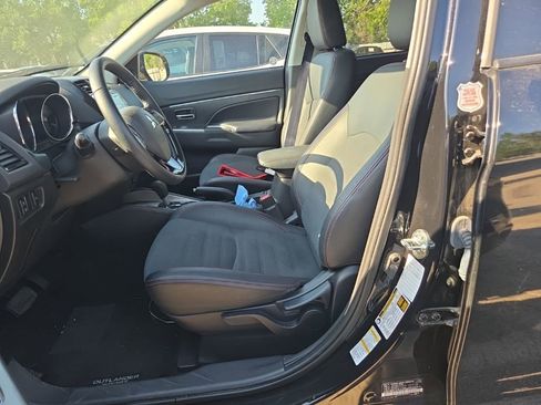 Used 2025 Mitsubishi Outlander Sport SE AWD/4WD image 3