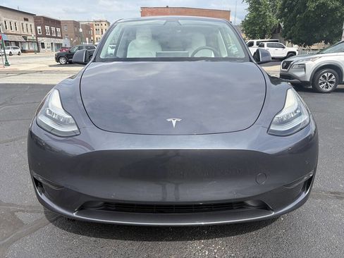 Used 2022 Tesla Model Y Long Range AWD/4WD image 8