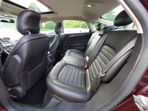 Used 2013 Ford Fusion SE FWD image 9