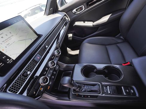 Used 2025 Honda Civic Sport image 25