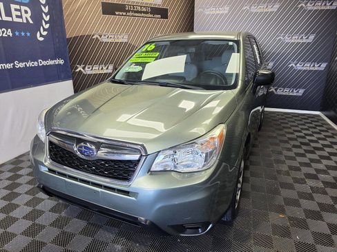 Used 2016 Subaru Forester 2.5i AWD/4WD image 2