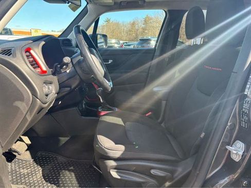 Used 2020 Jeep Renegade Trailhawk w/ Cold Weather Group image 17