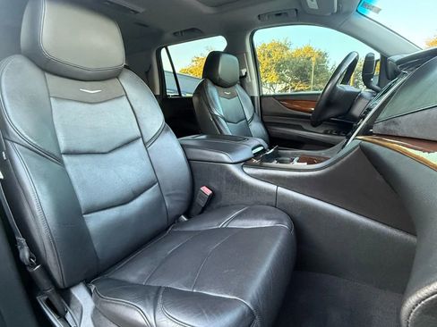 Used 2018 Cadillac Escalade Luxury RWD image 20