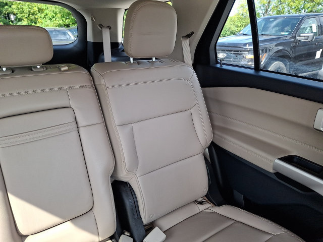 Certified 2023 Ford Explorer XLT w/ Equipment Group 202A AWD/4WD image 28