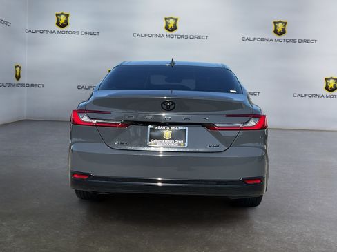 Used 2025 Toyota Camry XLE FWD image 6