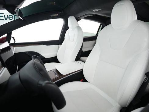 Used 2023 Tesla Model X AWD/4WD image 4