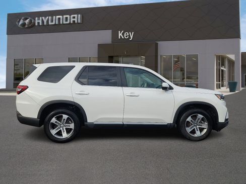 Used 2024 Honda Pilot EX-L image 3