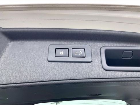 Used 2021 Subaru Forester Premium image 36