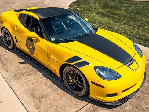 Used 2006 Chevrolet Corvette Z06 w/ Preferred Equipment Group image 24