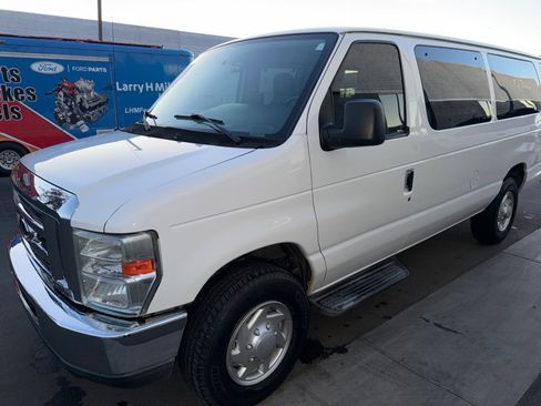 Used 2010 Ford E-350 and Econoline 350 XLT RWD image 10