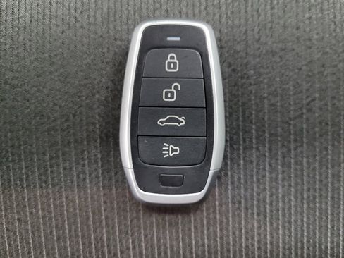 Used 2018 Honda Accord LX image 32