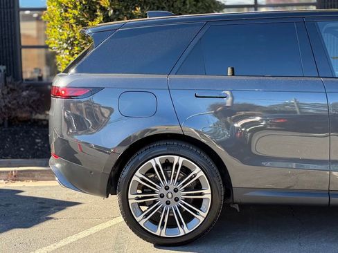 Used 2024 Land Rover Range Rover Sport SE image 22