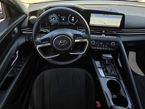 Used 2023 Hyundai Elantra SEL w/ Convenience Package image 23