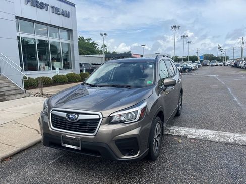 Used 2020 Subaru Forester Premium AWD/4WD image 7