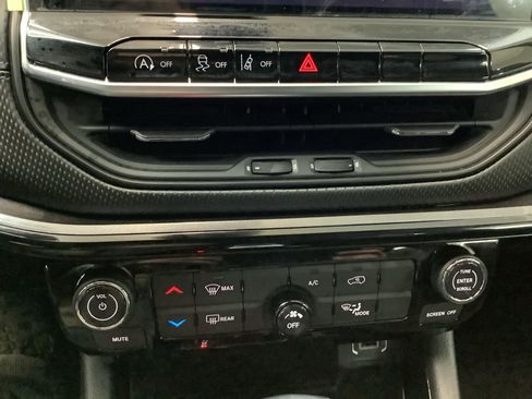 New 2026 Jeep Compass Latitude AWD/4WD image 19