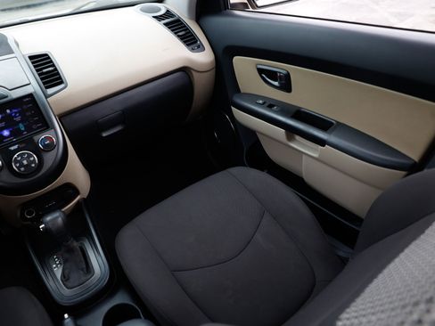 Used 2011 Kia Soul ! image 22