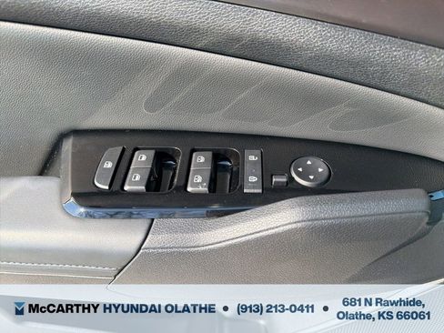Used 2025 Kia Sportage EX w/ Premium Package FWD image 37
