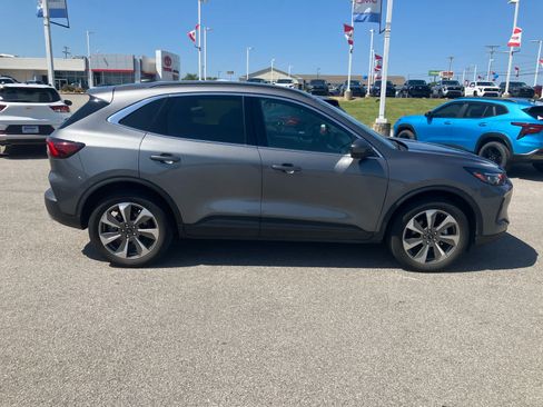 Used 2024 Ford Escape Platinum w/ Premium Technology Package AWD/4WD image 8
