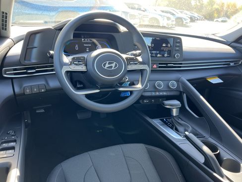 New 2026 Hyundai Elantra SE image 14