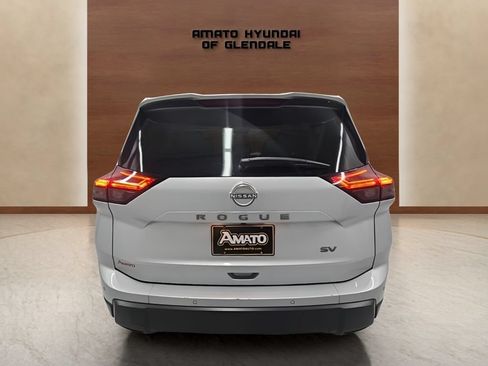 Used 2024 Nissan Rogue SV FWD image 5