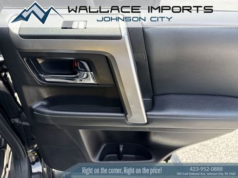 Used 2020 Toyota 4Runner SR5 Premium w/ Moonroof Package AWD/4WD image 44